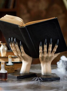 跨境独立站Witchy Hand Book Stand 万圣节 树脂女巫手书架摆件