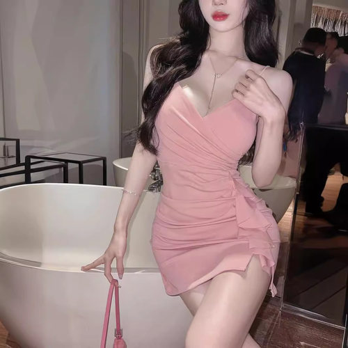 性感名媛V领吊带连衣裙2023年新款洋气夜店女装荷叶边紧身包臀裙