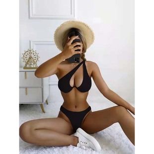 Sexy solid color one-shoulder split swimsuit纯色单肩分体泳衣
