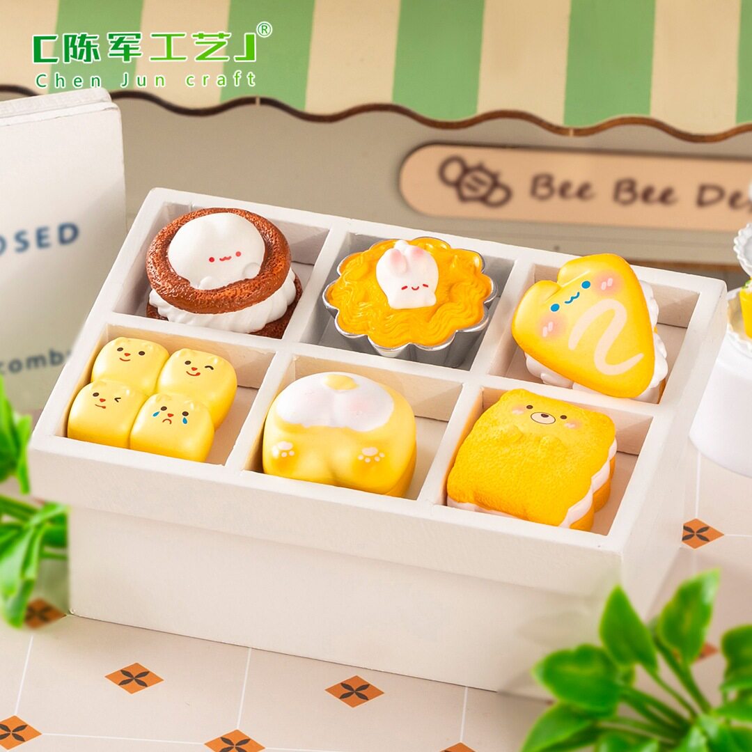 薄利多销微景观仿真可爱小动物甜品小面包食玩装饰品盲袋挂配件小