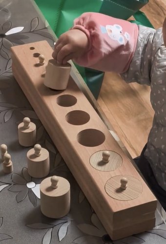 新款插座圆柱体早教教具圆柱体幼儿园学前教育木制感官玩具