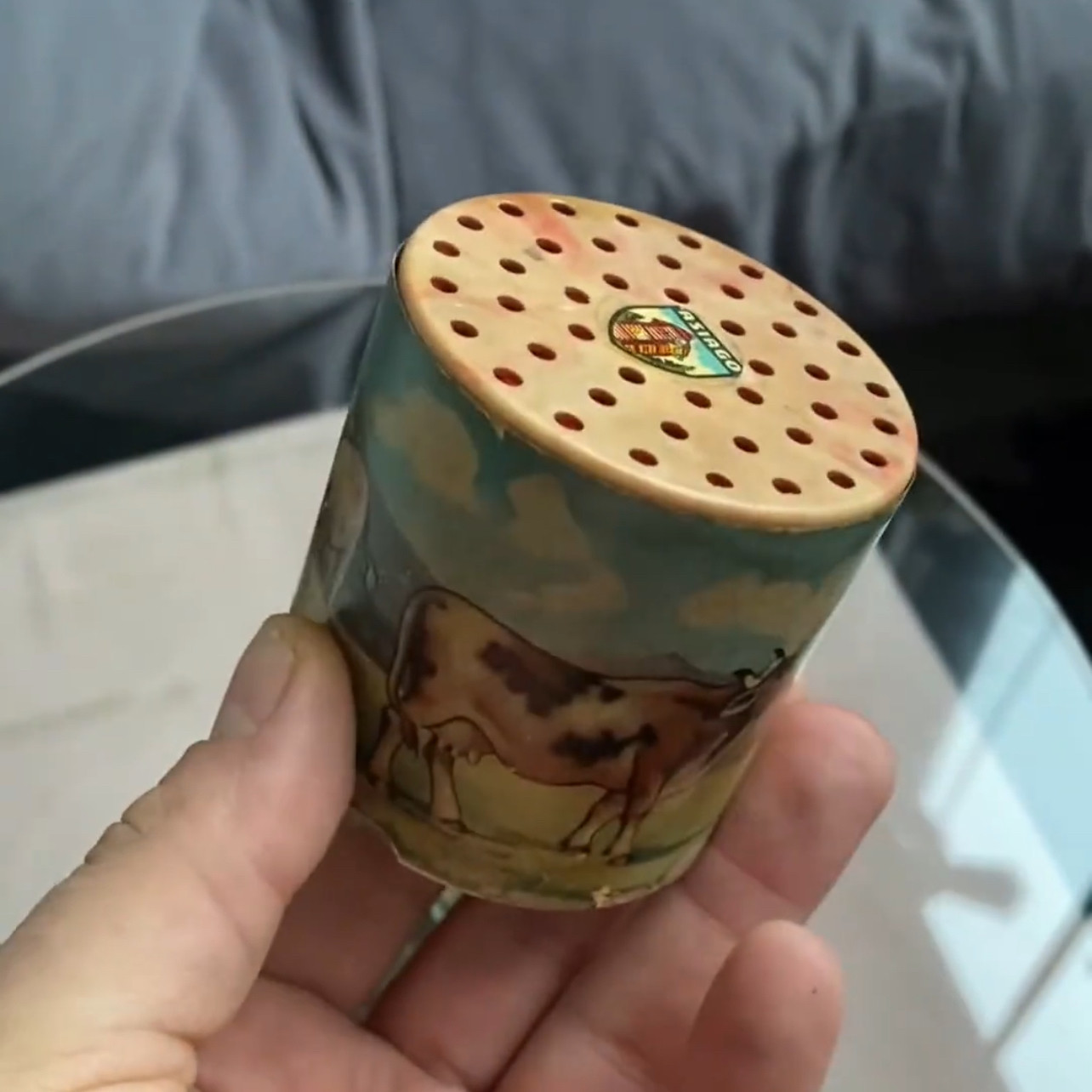 新款个性趣味玩具恶搞整蛊神器沙雕礼物怪叫发声棒牛叫罐子