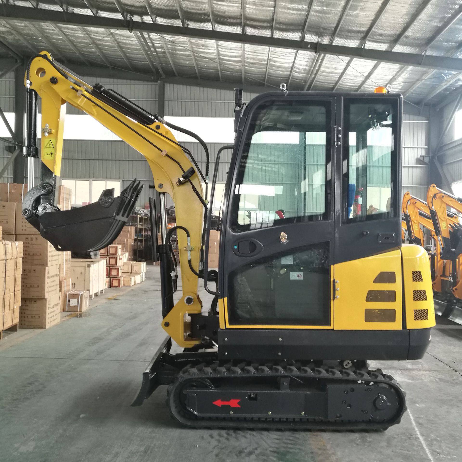 小型挖掘机家用挖土建筑工程微型挖掘机