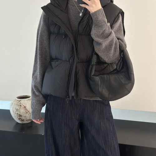 反季女款连帽鹅绒马甲保暖泡芙感