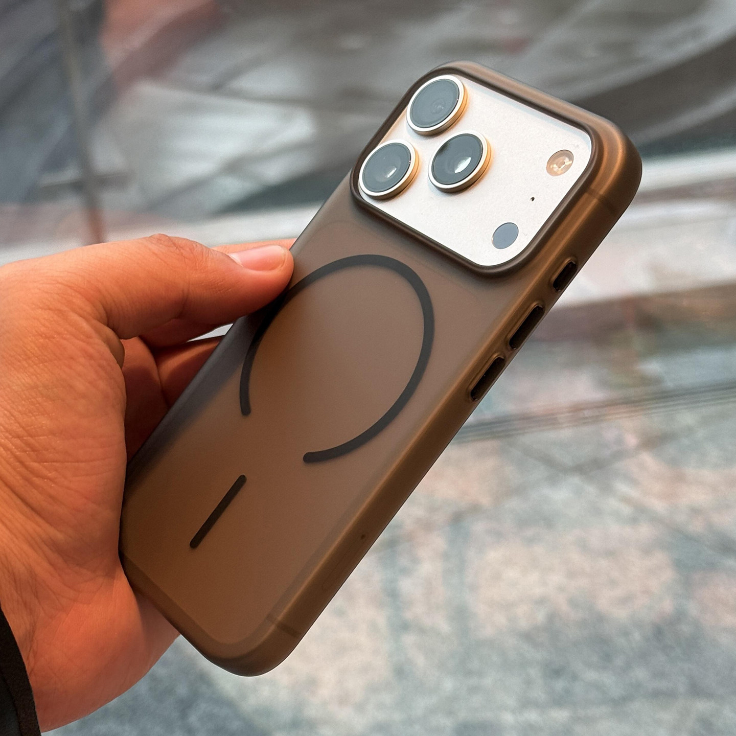 极致简约高级细磁吸冰雾金属苹果Air手机壳小米iPhone17promax冰雾磨砂肤感透明16/15plus大孔超薄1432保护套