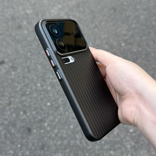 小米17pro金属漆瓦楞光栅条纹行李箱适用14 13磨砂防滑12红米K90promax男电镀K8070 15Ultra耐脏苹果iPhone16