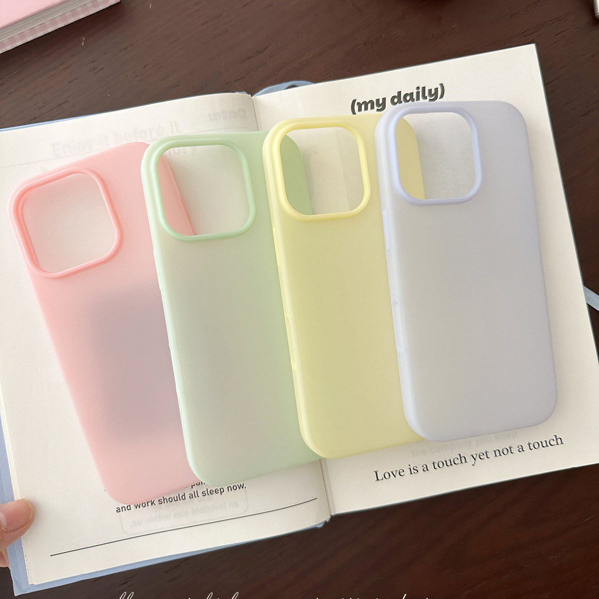 超薄云感透明果冻纯软液态硅胶磁吸适用苹果小米17promax手机壳华为mate80/70/60pro+软糯耐脏iPhone16/5plus