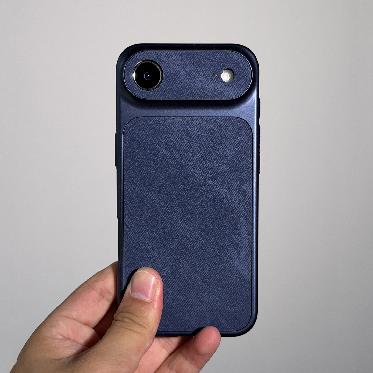 超细纤维牛仔布纹绒面毛麻布料防指纹防滑苹果Air手机壳适用iPhone17promax硬16/15plus全包14/3高级轻奢超薄