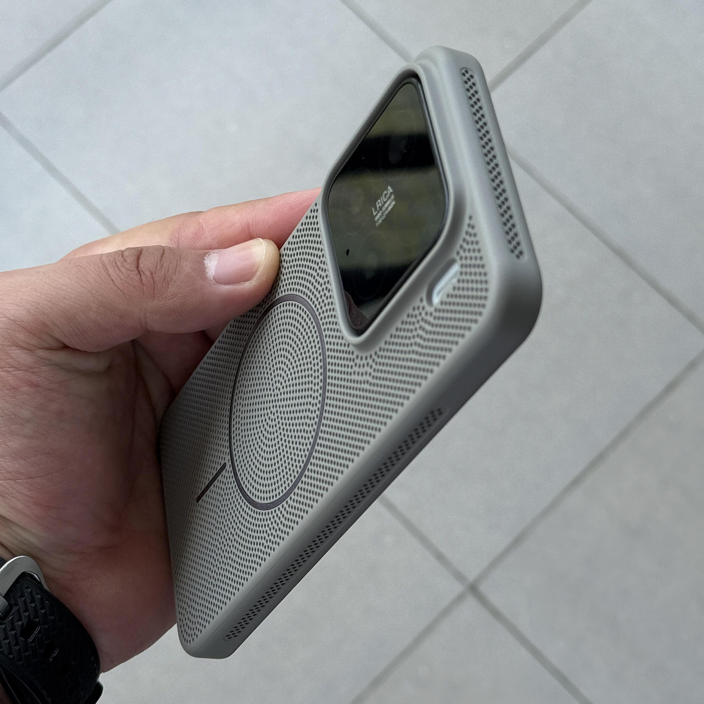 钛灰色Beats同款细圈磁吸蜂窝镂空散热网壳适用小米14/15pro手机壳华为mate70/60pro+新pura80文艺Ultra硬P70