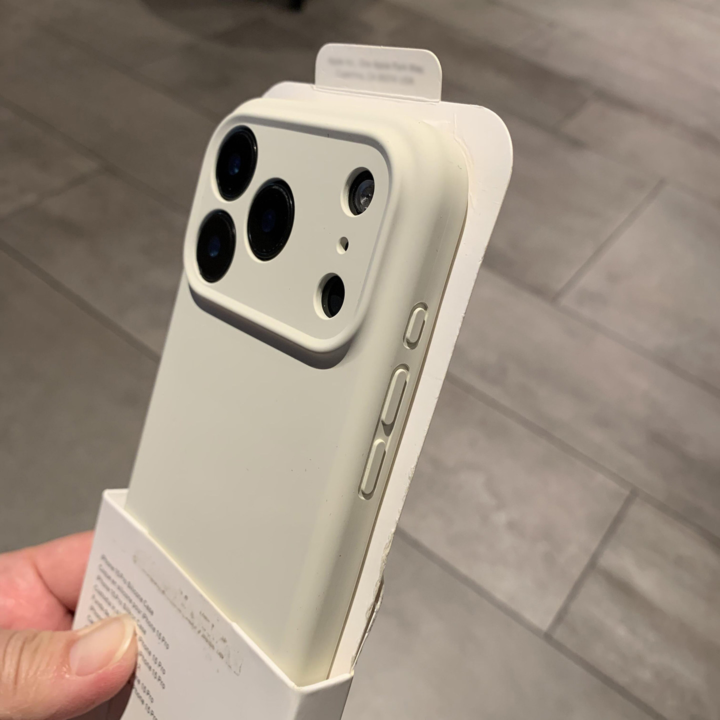 进口材料真液态硅胶不会黄精孔全包镜头保护适用苹果17promax手机壳iPhone16/15/14软糯耐脏13网红高级简约女