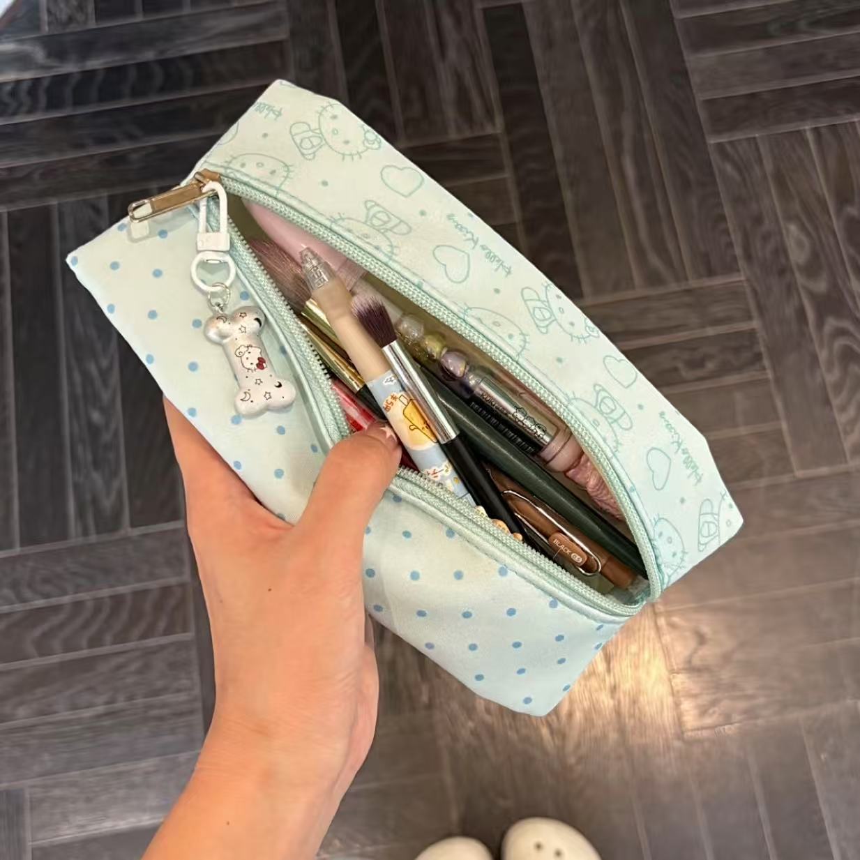 可爱薄荷曼波kt猫波点笔袋大容量