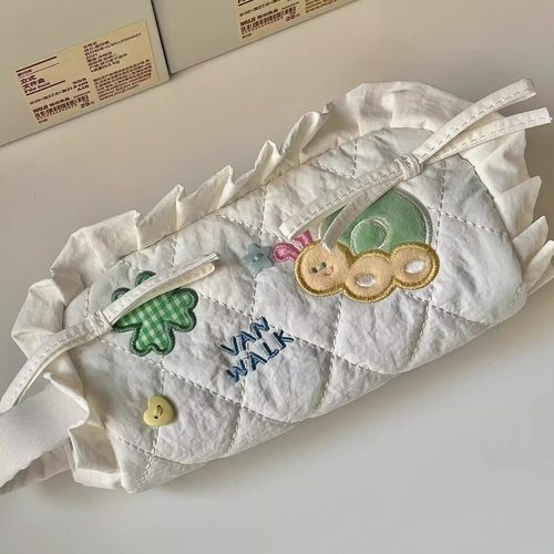 日系小虫子四叶草笔袋手提花边