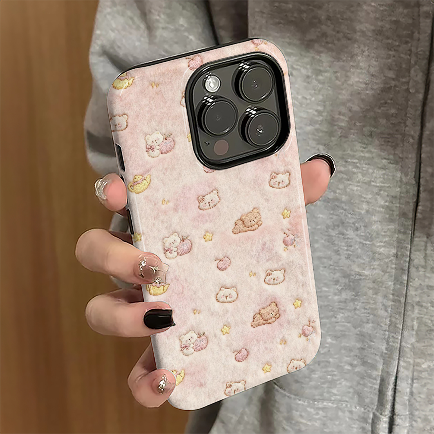 毛绒小熊适用苹果17promax手机壳iPhone16pro卡通15pro女13秋冬新款14防摔11保护套12可爱xsmax/8/7plus菲林e