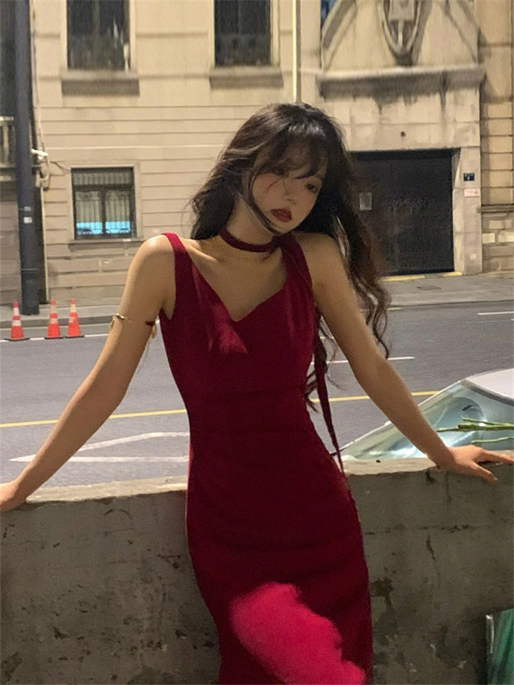 약혼 축배 드레스 신부 드레스 하이 엔드 라이트 럭셔리 틈새 파티 레드 셔츠 하이 엔드 서스펜더 드레스