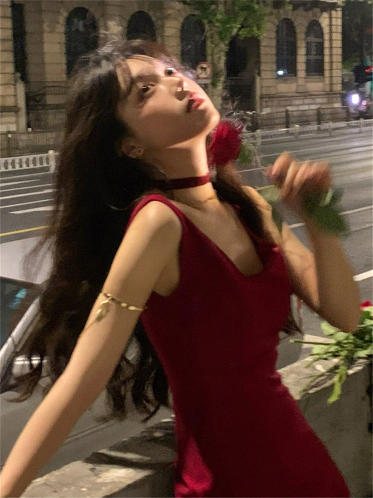 약혼 축배 드레스 신부 드레스 하이 엔드 라이트 럭셔리 틈새 파티 레드 셔츠 하이 엔드 서스펜더 드레스