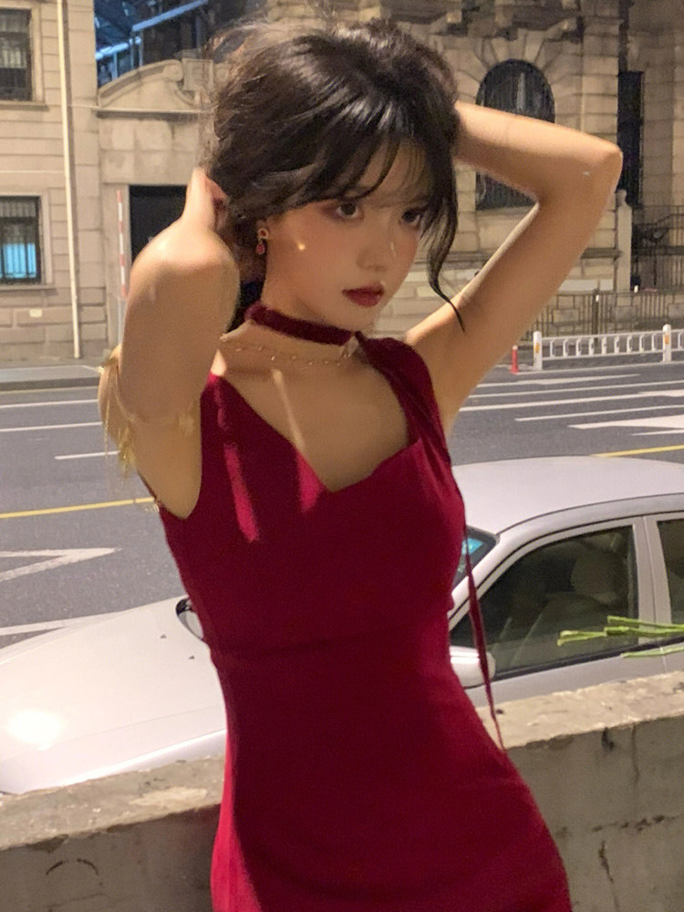약혼 축배 드레스 신부 드레스 하이 엔드 라이트 럭셔리 틈새 파티 레드 셔츠 하이 엔드 서스펜더 드레스