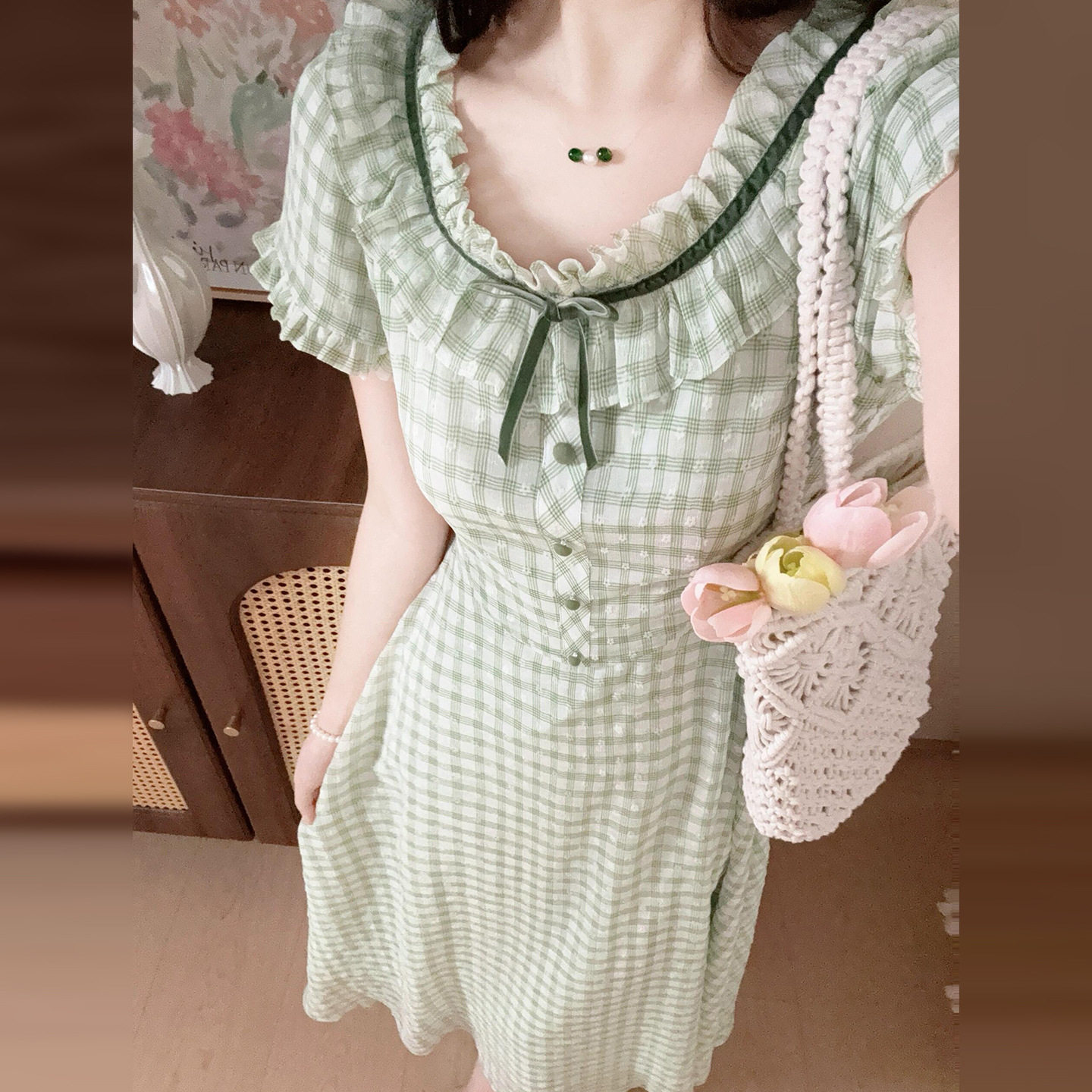 绿色格子连衣裙子女夏季2025新款法式气质巨好看度假收腰绝美长裙
