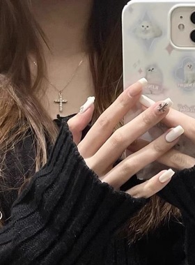 2026年新款奶白法式手工穿戴甲甜酷克罗心辣妹十字架温柔美甲贴片