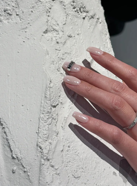 短款显白浅粉海莉极光手工穿戴甲简约闪钻可拆卸纯色气质高级假甲