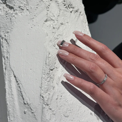 短款显白浅粉海莉极光手工穿戴甲