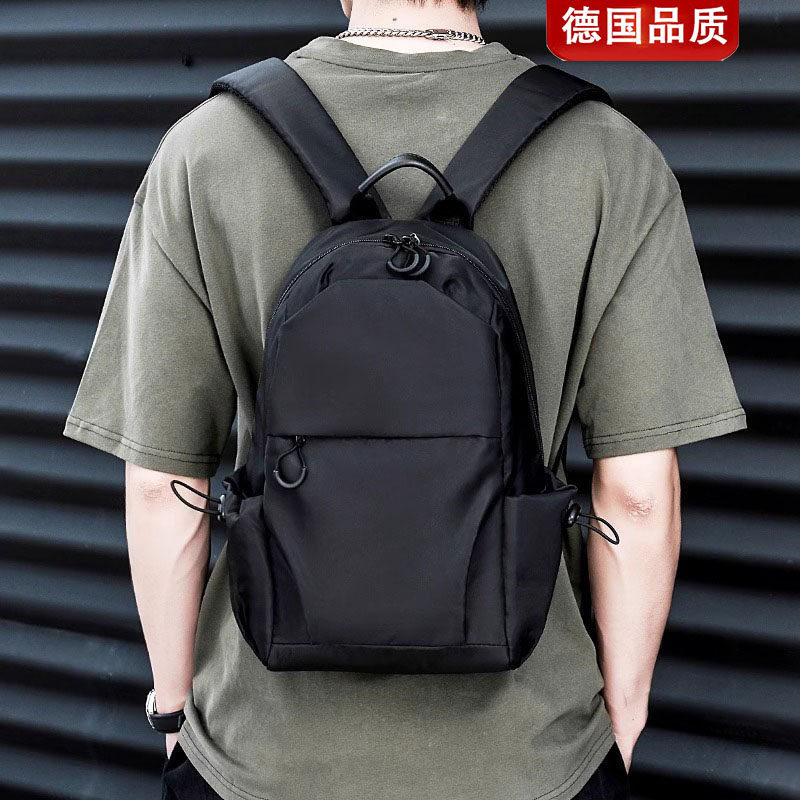 德国短途旅行小型双肩包学生书包图片