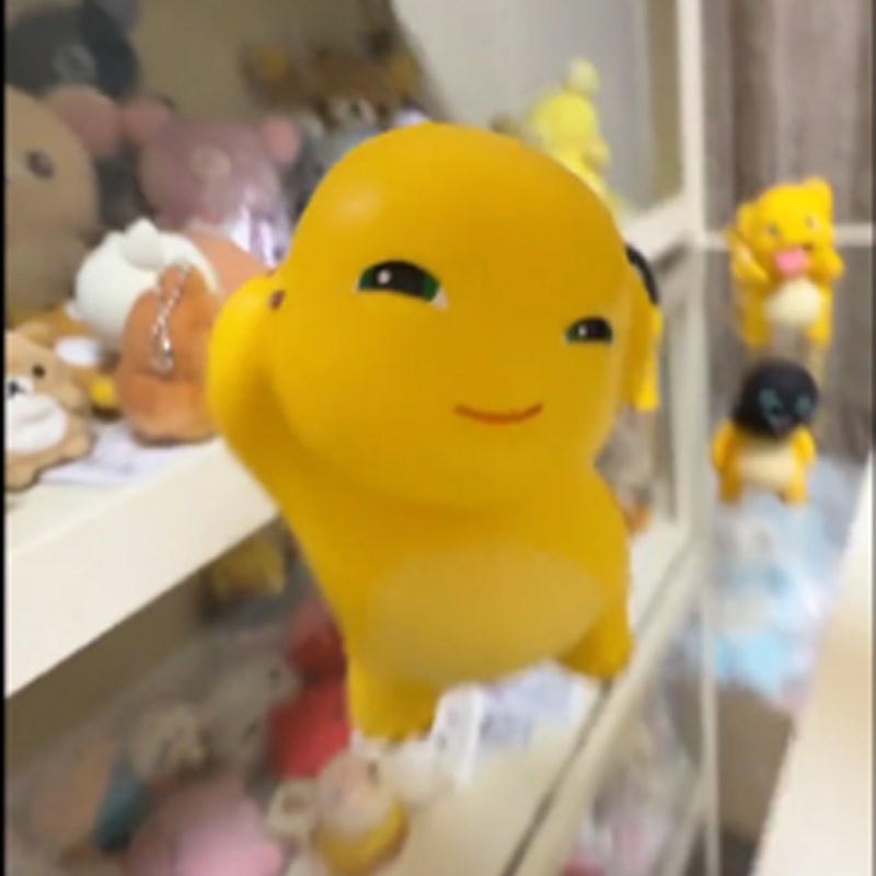 2024年新款正版跳舞奶龙办公室桌E面摆件创意家居装饰品汽车用品