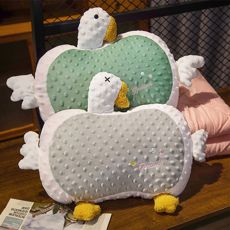 大鹅抱枕被子两用公室折叠午睡枕头二合一毯子沙发汽车靠枕车载