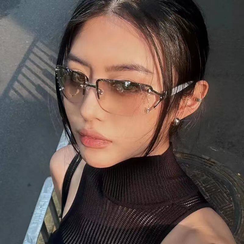 欧美无框钻石墨镜女个性复古千禧风辣妹Y2K眼镜时尚方框太阳镜潮