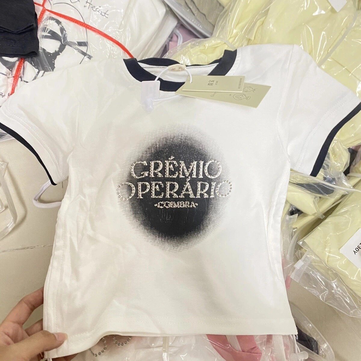 婴幼儿女童短袖上衣纯棉百搭潮流款抽绳彩钻卫衣100码3岁女宝卫衣