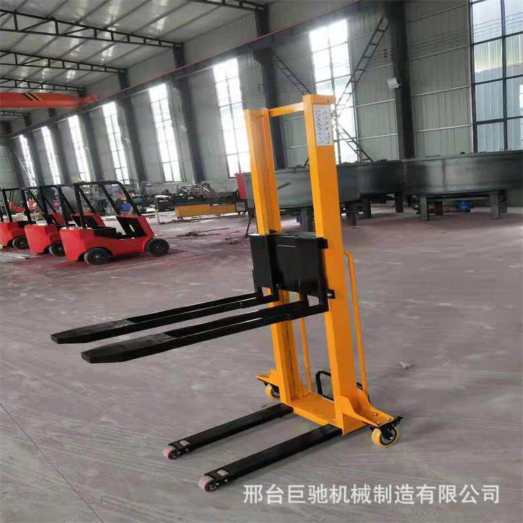 随车叉车 随车电动叉车 随车便携式堆高机卸货搬运车电动随车叉车