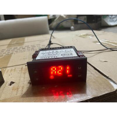 冷干机温度控制器CT8893B温控器一个，原装拆机，成色漂亮