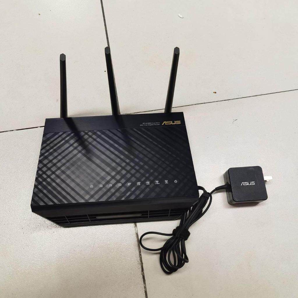 ASUS  RT-AC68U路由器。机器包好 并到手保修7天