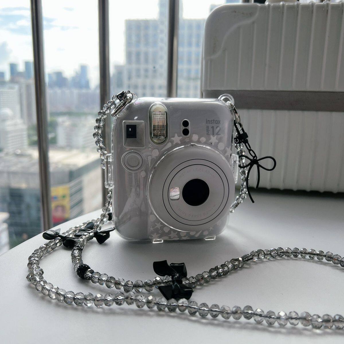 富士拍立得mini12透明水晶壳保护套斜挎链条相机包