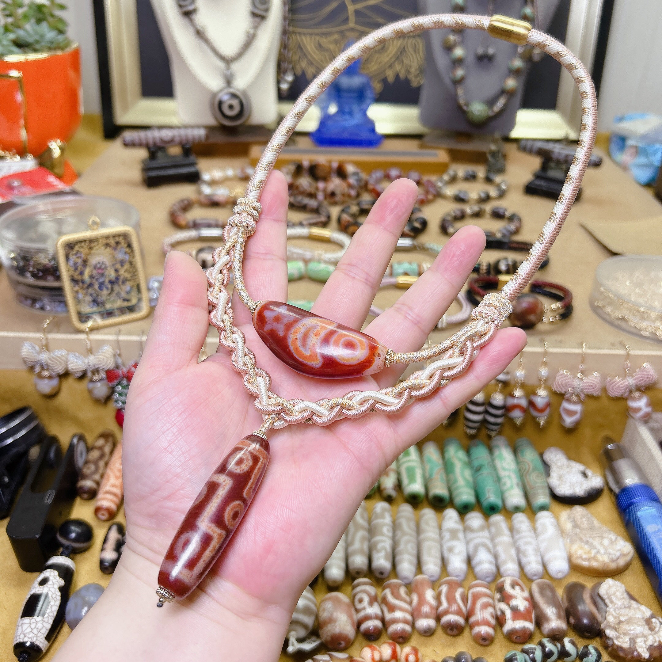 泰山北斗吴老纯手工天珠精品收藏级别日月星牛角珠九眼多宝VK款