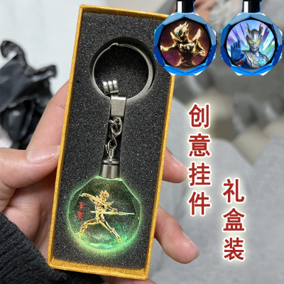 泽塔迪迦赛罗奥特曼徽章胸勋章吊坠发光挂件纪念六一儿童玩具礼物