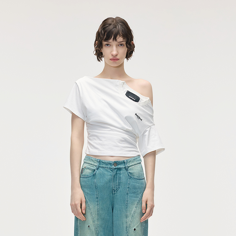 解构T恤设计感一字肩新款上衣