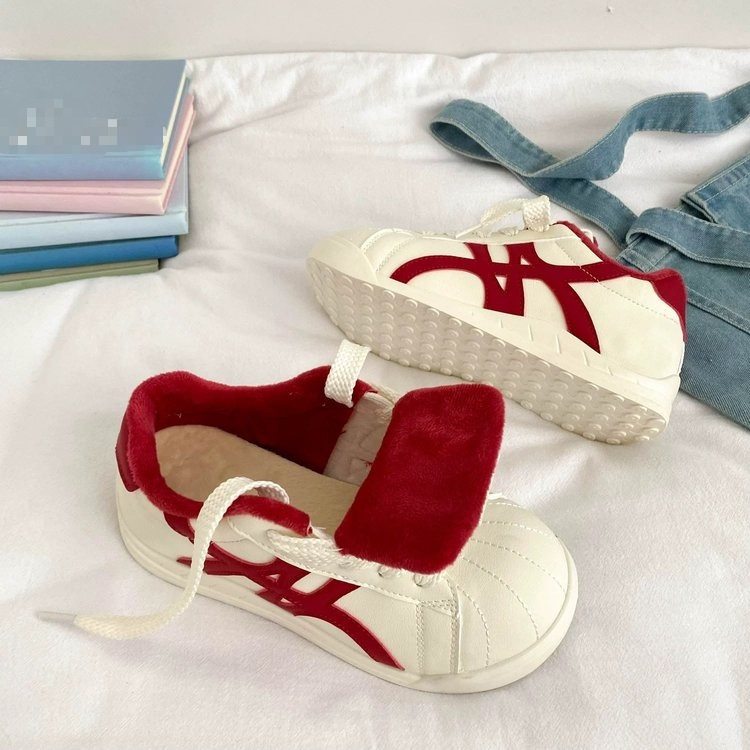 冬季加绒小白鞋女保暖二棉板鞋2025新款百搭小众平底运动棉鞋