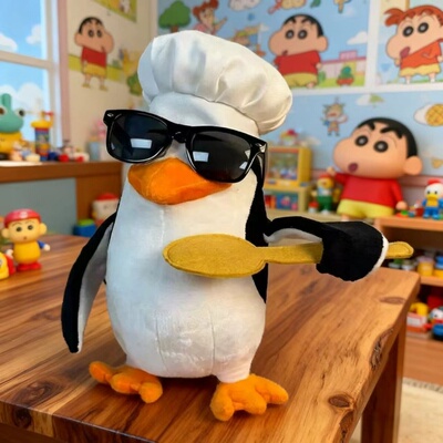 高雅人士品鉴中企鹅表情包玩偶