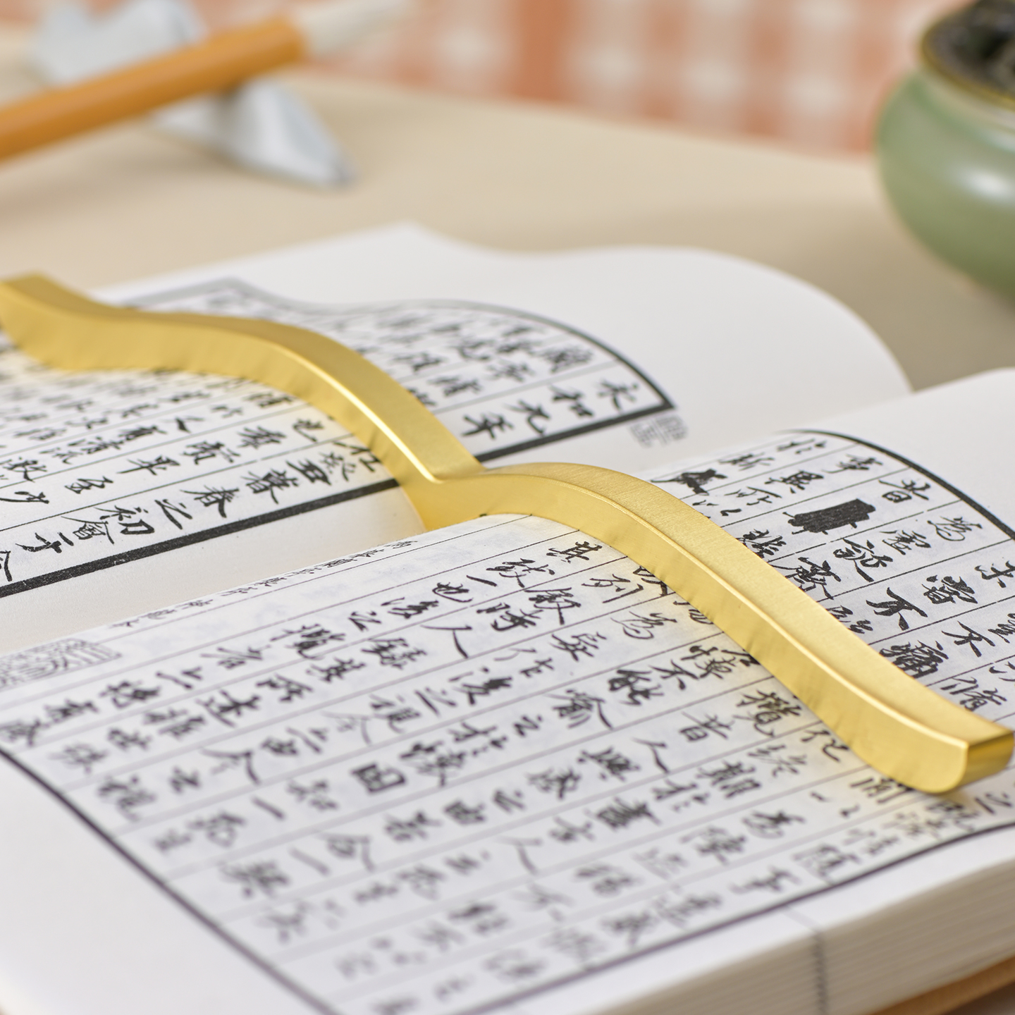 创意弧形翅膀书镇金色