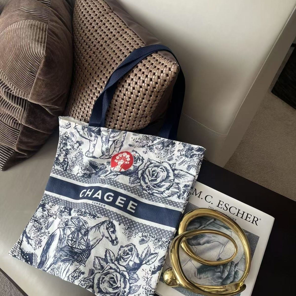 霸王茶姬新款帆布袋周边全新未拆封手提袋单肩袋