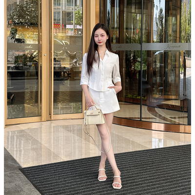 【韩女进阶】小娜椒小个子高智通勤简约衬衫百搭半身裙气质套装女