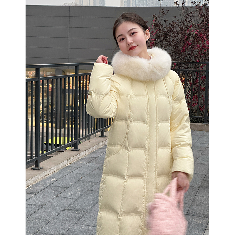 小娜椒小个子狐狸毛领羽绒服