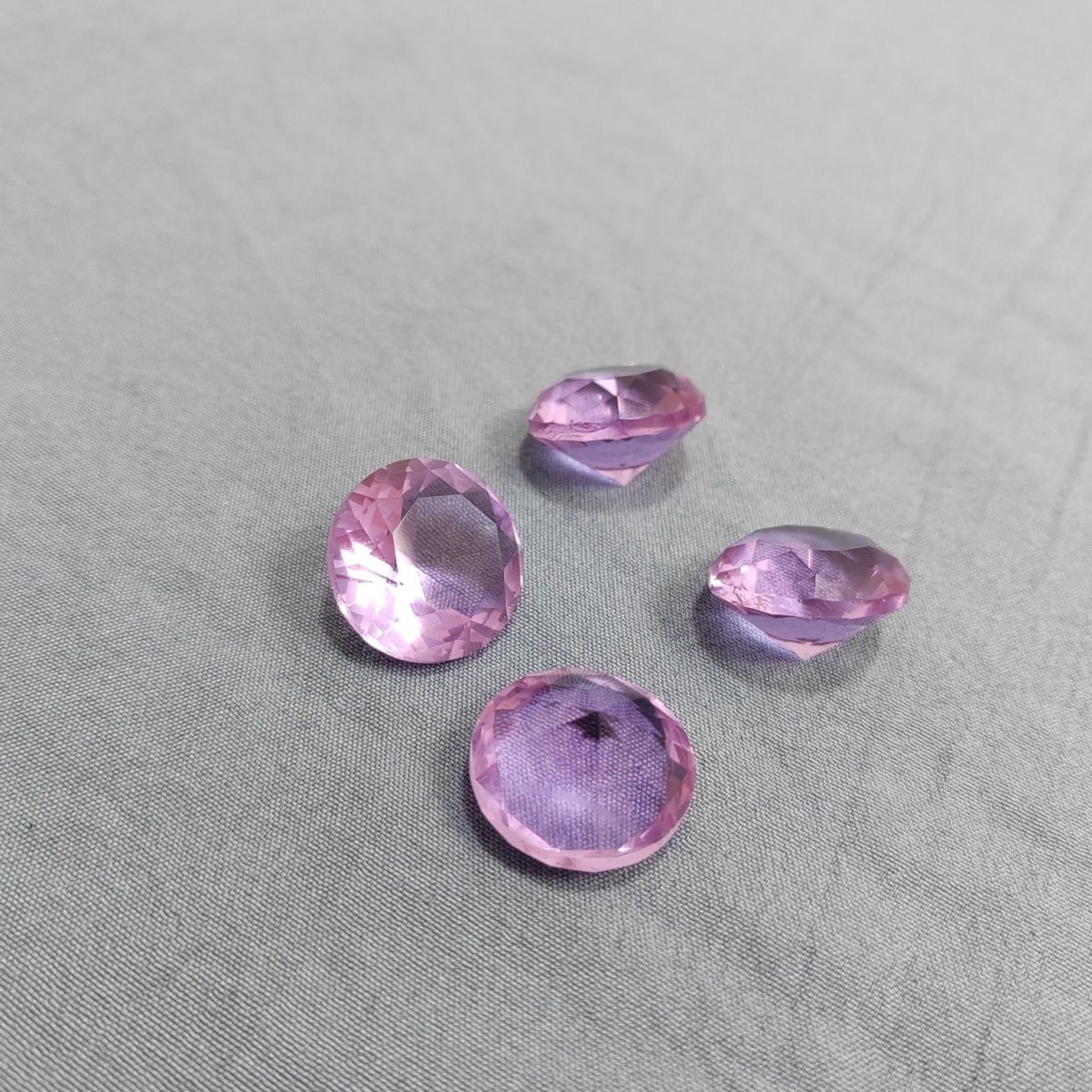 萤火突击周边镭钻新镑数