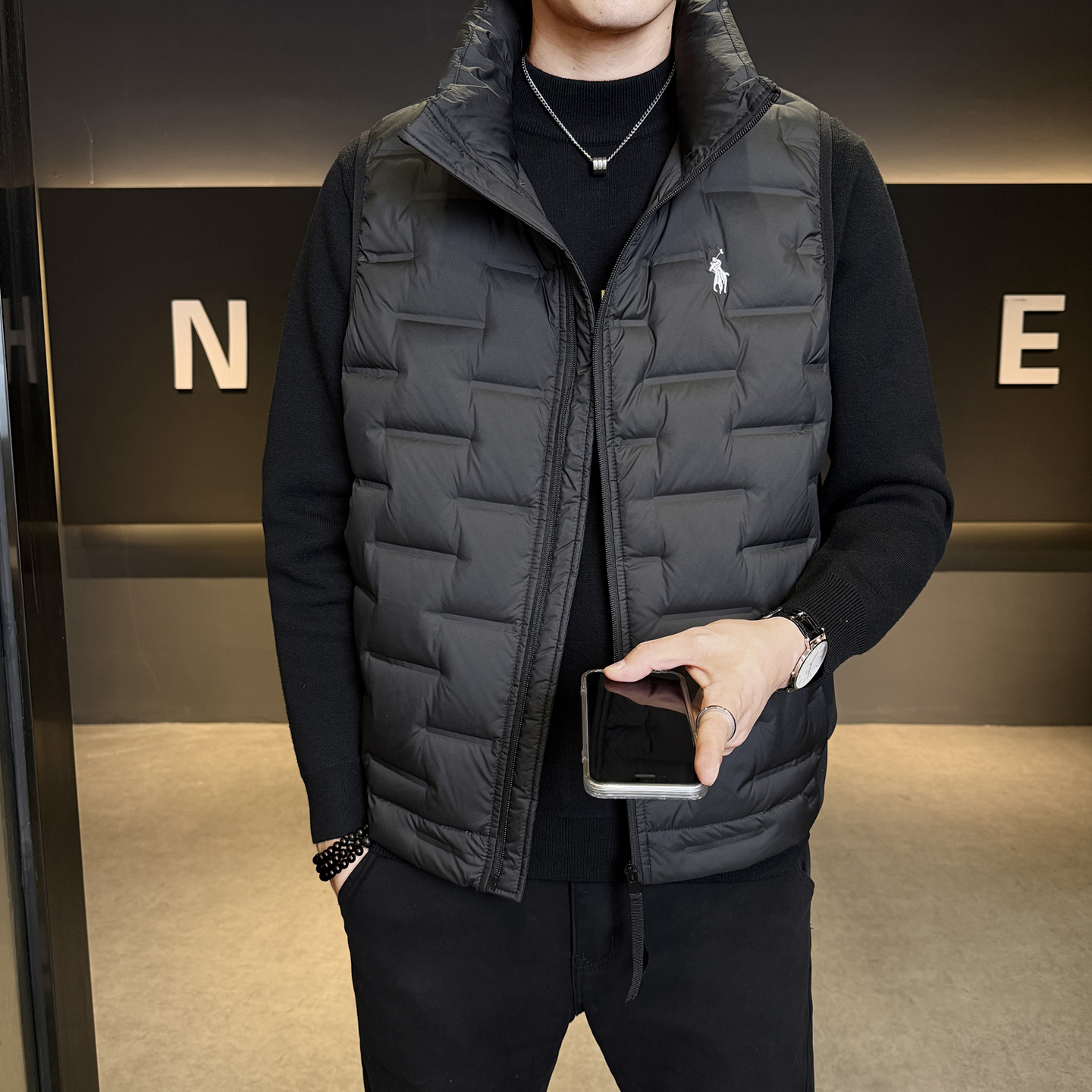 港风潮牌排骨针织拼接羽绒马甲男