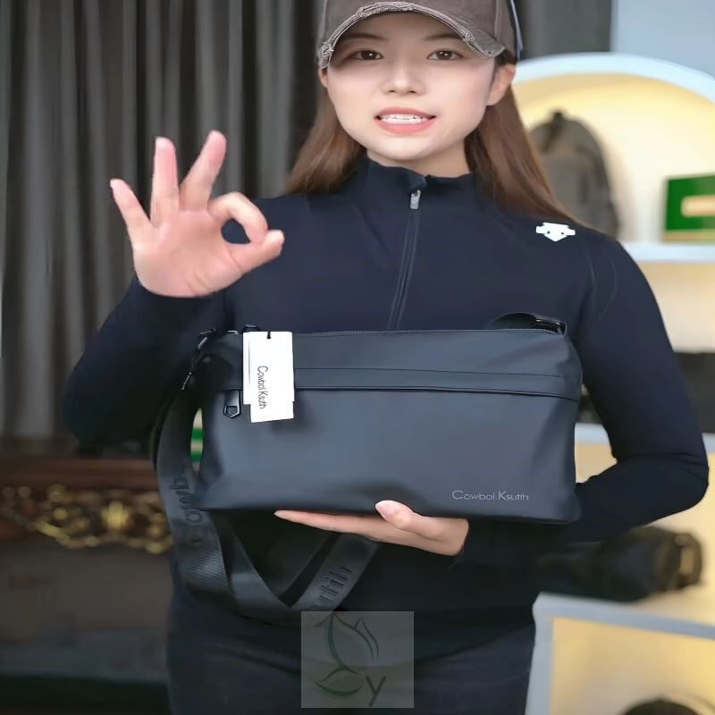 男包2025新款爆款单肩斜挎高级感通勤简约轻便休闲时尚大容量背包