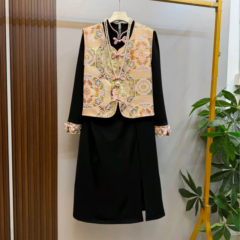 胖妹妹新中式冬季长袖大码套装显瘦遮肉气质连衣裙+马甲两件套潮