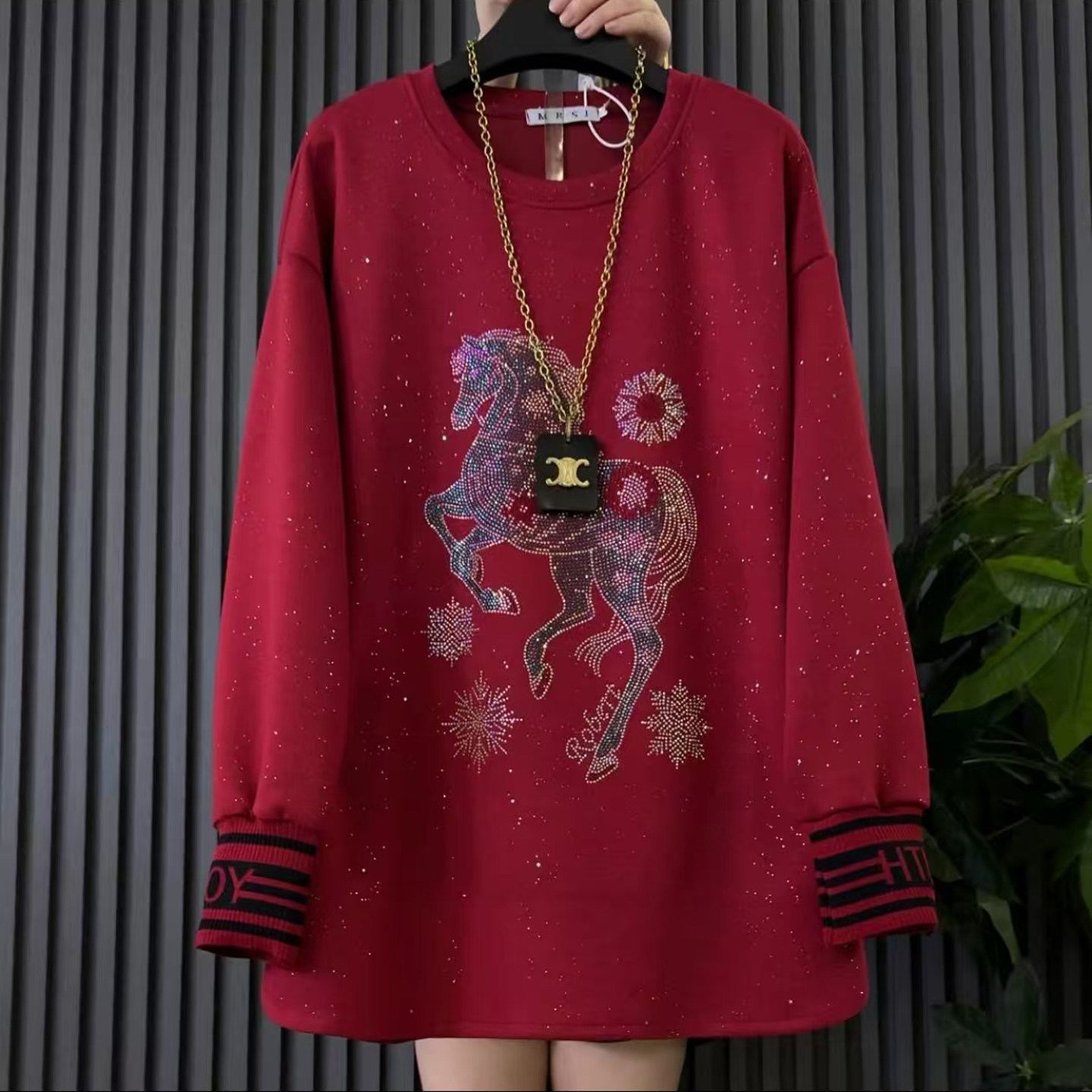 胖妹妹2025韩版时尚亮片大衫小马动物图案微胖女装遮肉遮肚上衣