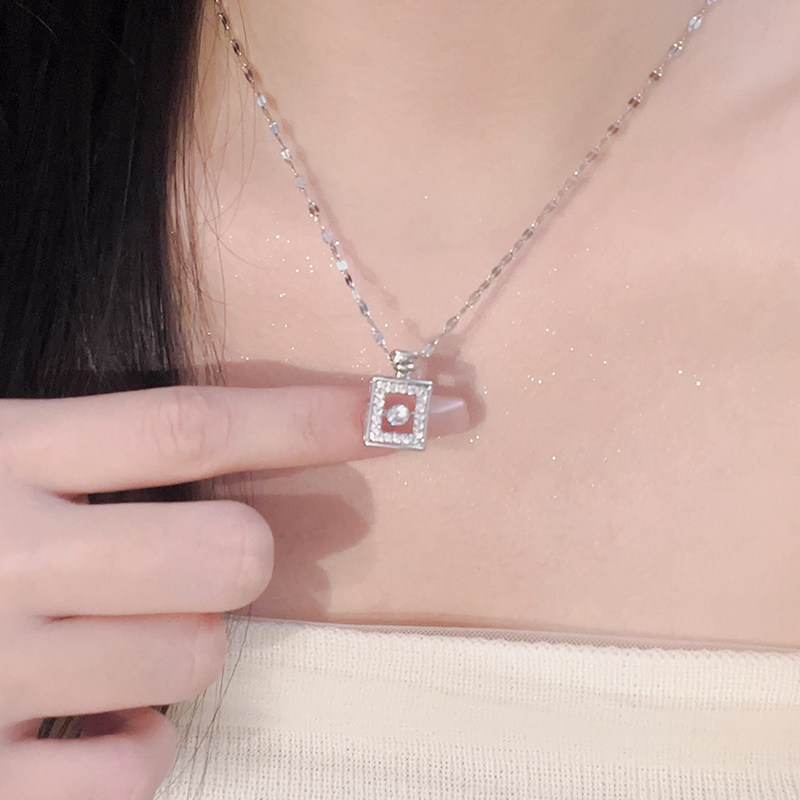 满钻香水瓶项链女轻奢小众钛钢锁骨链女新款跳动的心镶钻吊坠配饰