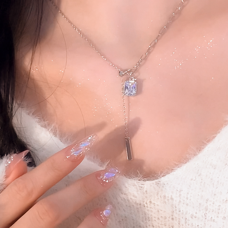 方块锆石流苏项链高级感轻奢小众锁骨链毛衣链吊坠项链女款首饰品
