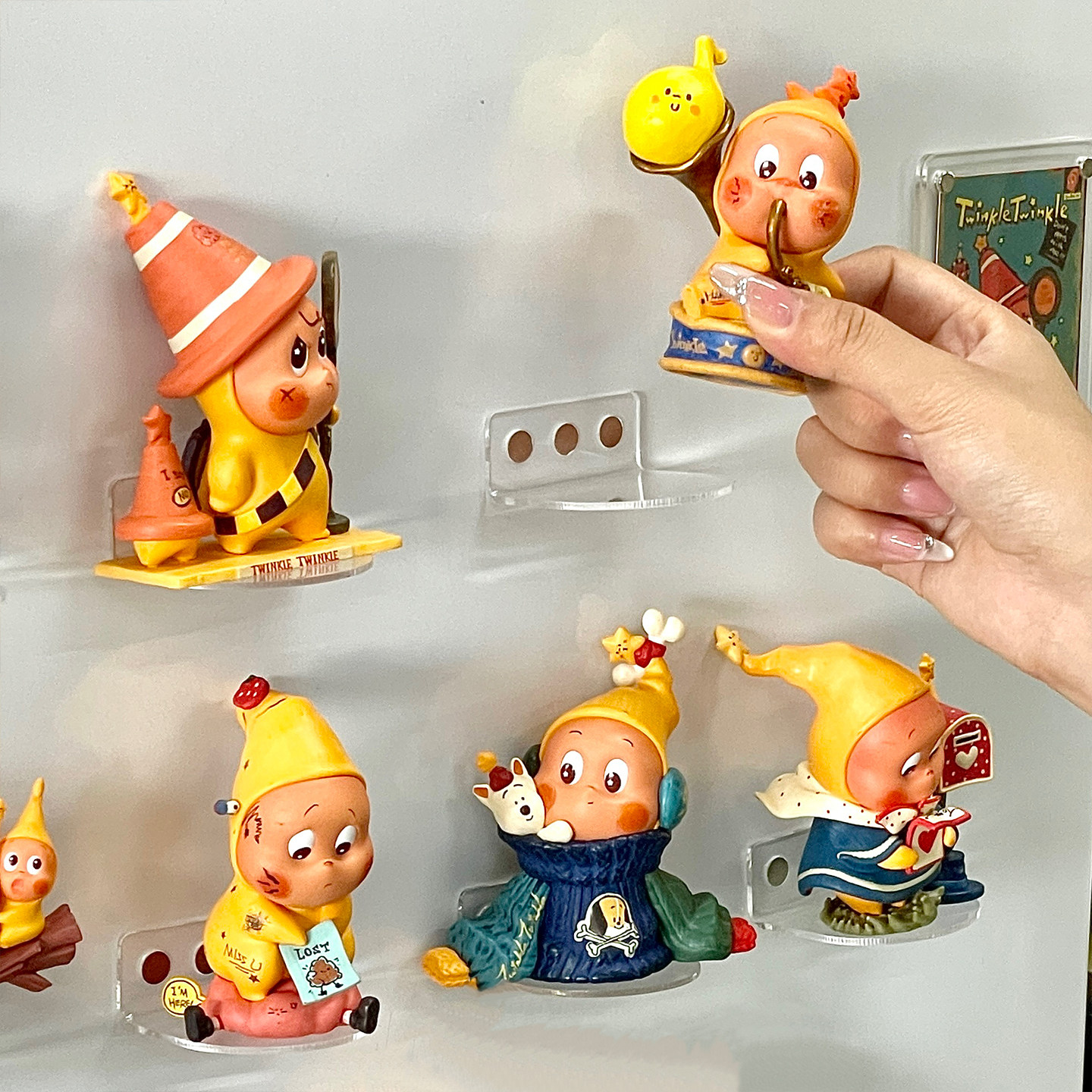 手办底座透明亚克力免胶可磁吸冰箱贴泡泡玛特盲盒展示洞洞板支架,收纳整理,手办收纳盒,淘宝优惠券,粉丝福利购,淘宝优惠卷